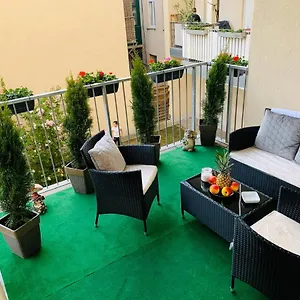Niki Apartment