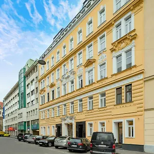 Western Celebrity Apart-hotel