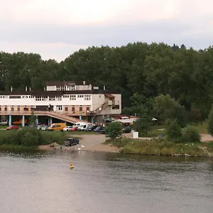 hostel-boathouse.praguehotelsweb.com/